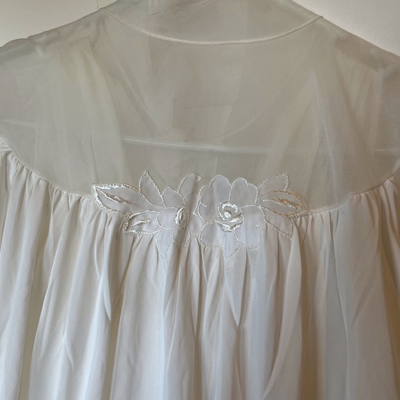 Vintage White Lace Nightgown, Robe and Slipper Set - Picture 5 of 16